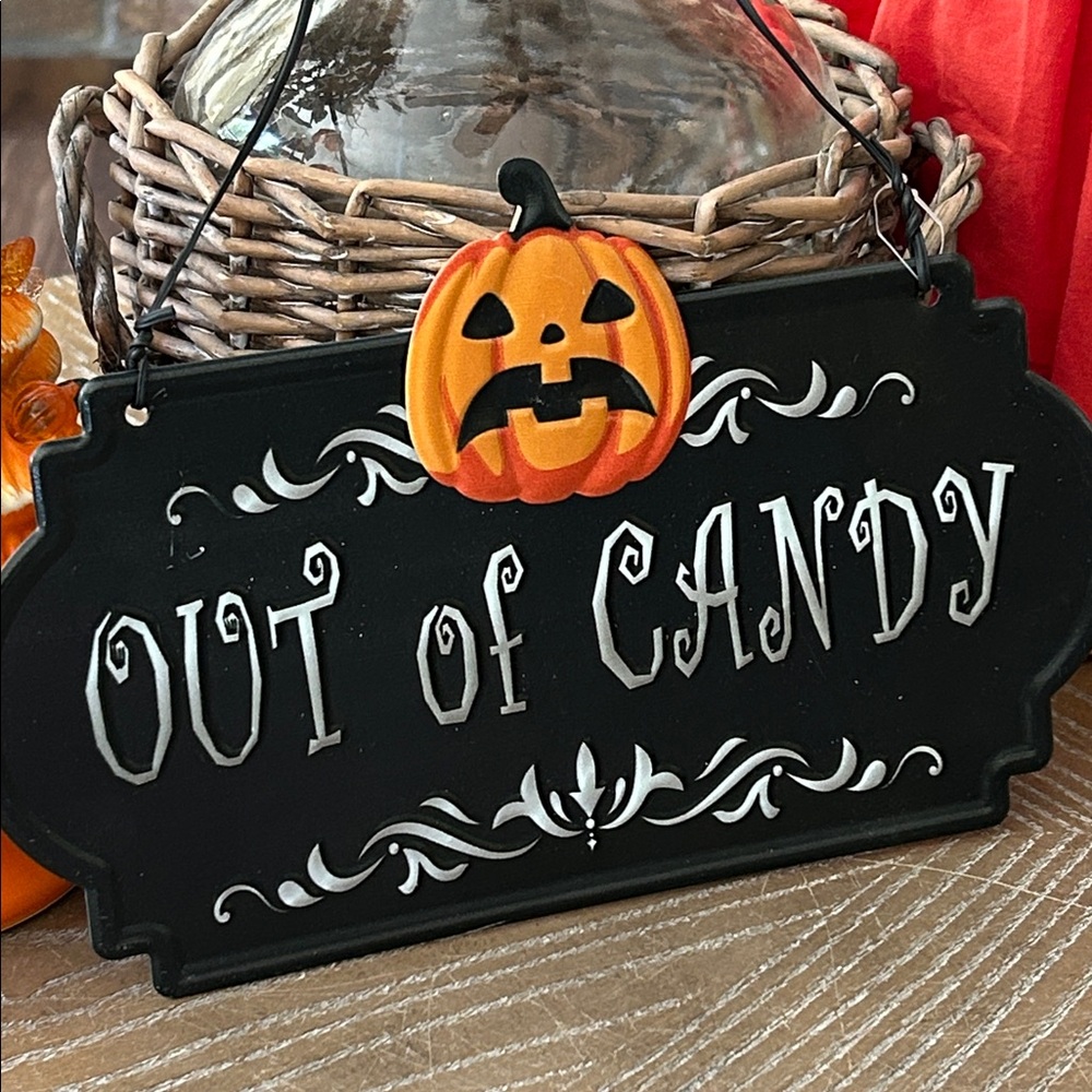 NEW! Halloween Trick or Treat Out of Candy Chalkboard Jack-o’-lantern Pumpkin - Picture 2 of 4